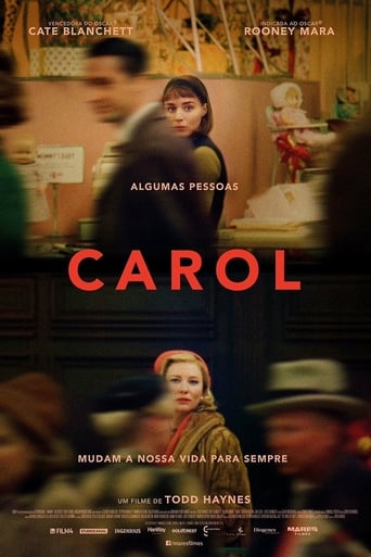 Nos anos 1950, Carol (Cate Blanchett) é casada com Harge Aird (Kyle Chandler), mas o relacionamento é de aparências, pois ela não o ama, mas fica presa nesse casamento por causa da boa condição financeira do marido. Ela busca a felicidade nos braços de outras mulheres e quando Harge descobre, ameaça a se divorciar e tirar a guarda da filha do casal. Mas para Carol é inevitável censurar seu amor pelas mulheres, especialmente quando conhece a vendedora Therese Belivet (Rooney Mara), com quem vive um intenso romance.