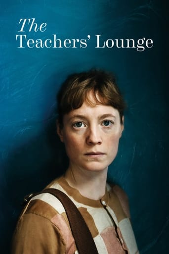 When one of her students is suspected of theft, teacher Carla Nowak decides to get to the bottom of the matter. Caught between her ideals and the school system, the consequences of her actions threaten to break her.